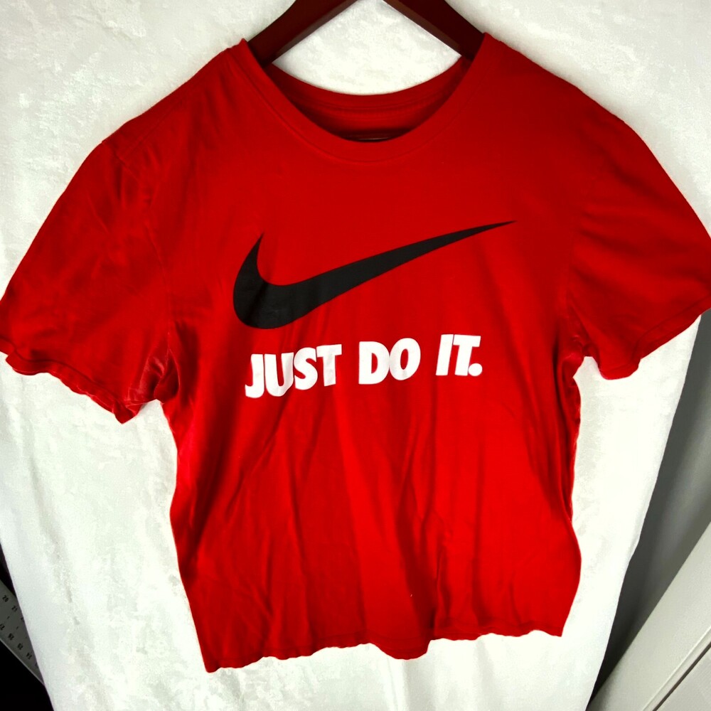 Nike T-Shirt Men's Large Red Graphic Just Do It Swoosh Athletic Cut Pullover